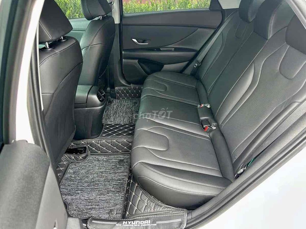 Hyundai Elantra 2023 1.6 AT Đặc biệt - 50000 km. Mua bán Ô tô tại Thành phố Huế Thừa Thiên Huế được đăng bởi Hữu Vĩnh hình 2