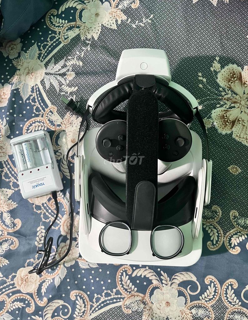 Kính thực tế ảo Meta Quest 3S Trắng. Mua bán Thiết bị đeo thông minh tại Thị xã Tân Uyên Bình Dương được đăng bởi Dung Le hình 1