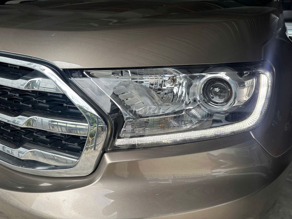 Ford Everest Titanium 2019, bảo hành 2026, vay 75%. Mua bán Ô tô tại Quận Tân Phú Tp Hồ Chí Minh được đăng bởi Đức hình 4