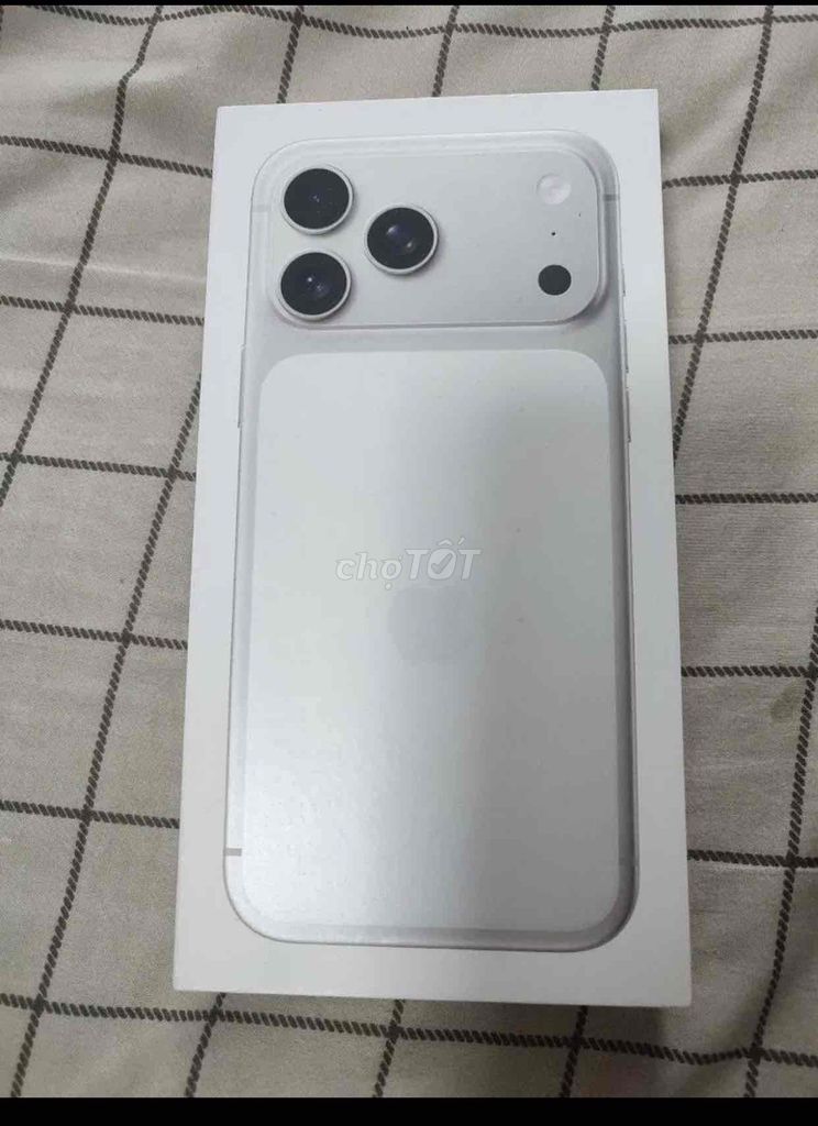 Apple iPhone 17 Pro Max 512GB Trắng. Mua bán Điện thoại tại Quận 7 Tp Hồ Chí Minh được đăng bởi Le Van Long hình 1