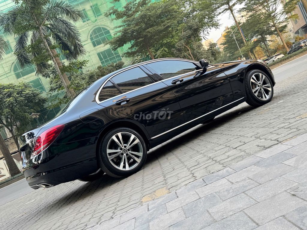 Mercedes-Benz C250 Exclusive 2018 Đen. Mua bán Ô tô tại Quận Thanh Xuân Hà Nội được đăng bởi Nguyễn Tuấn Hoàng hình 6