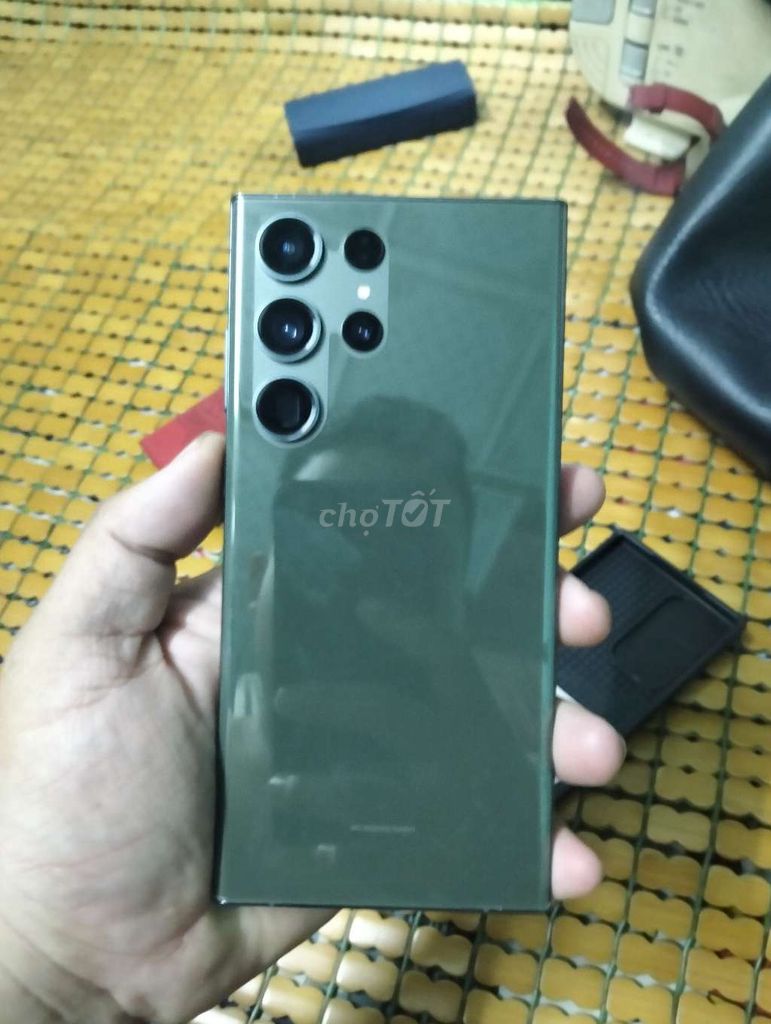 Samsung S23 Ultra Xám Đã qua sử dụng. Mua bán Điện thoại tại Huyện Củ Chi Tp Hồ Chí Minh được đăng bởi Nhà Cái Đến Từ Châu Âu hình 1