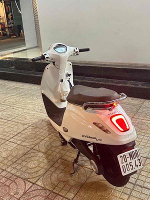 Xe máy điện VinFast Evo200 Lite Trắng
