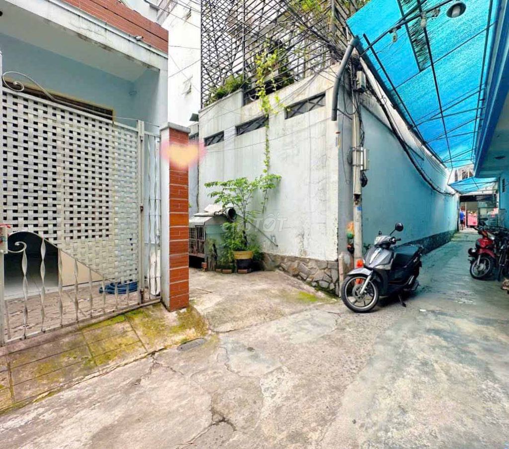 Nhà 2 mặt hẻm sạch sẽ, ngay Phường 3. Q Gò Vấp, giá nhỉnh 4 tỷ. Mua bán nhà ở tại Quận Gò Vấp Tp Hồ Chí Minh được đăng bởi Gia Hoàng hình 1