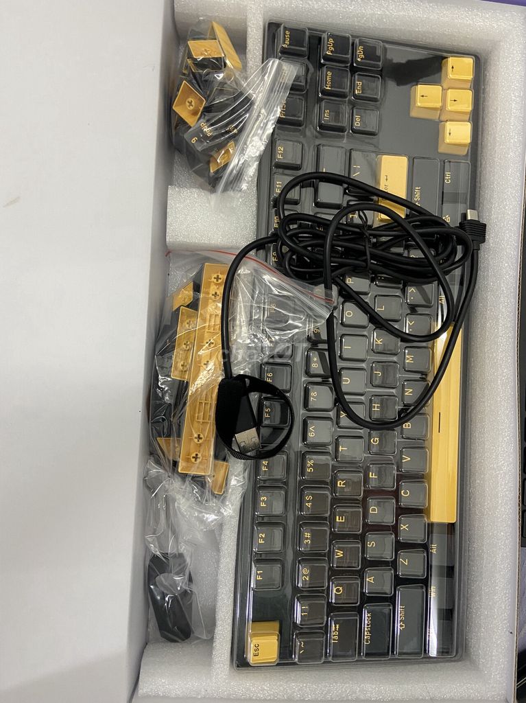 Bán rẻ bàn phím cơ Grans Yellow Switch full box