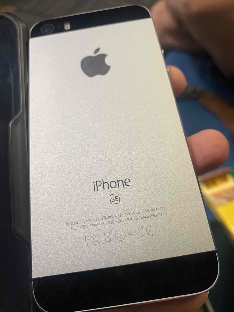 iphone 5se thay vỏ keng main màn zin full cnang. Mua bán Điện thoại tại Quận Thanh Xuân Hà Nội được đăng bởi Phạm Văn Đức hình 1