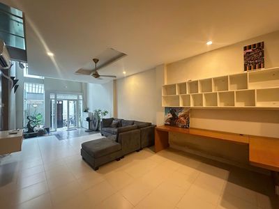 Tô Hiến Thành, Quận 10 - 6 x 15 - Full Nội thất - Hẻm xe hơi. Cho thuê nhà ở tại Quận 10 Tp Hồ Chí Minh được đăng bởi Gia Linh