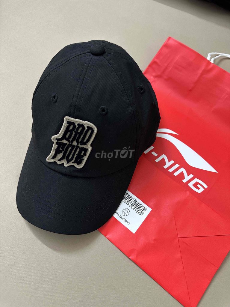 Pass mũ Lining chính hãng, mới nguyên, unisex. Mua bán Phụ kiện thời trang khác tại Quận Hà Đông Hà Nội được đăng bởi Hùng Mán hình 1