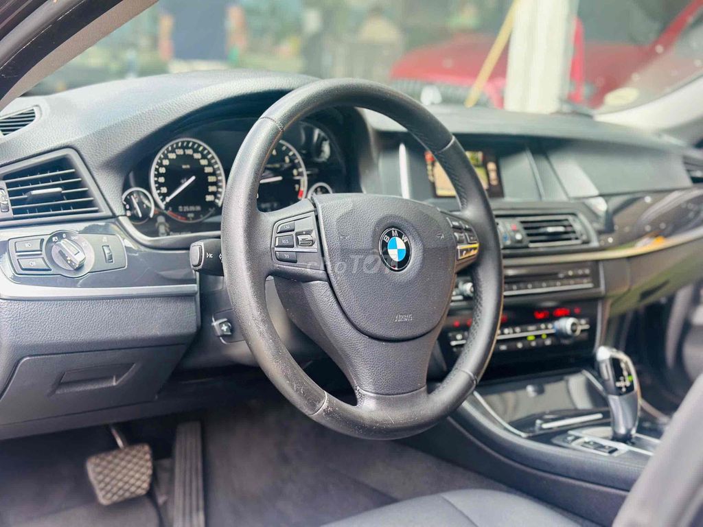 BMW 520i Model 2016. Mua bán Ô tô tại Quận 8 Tp Hồ Chí Minh được đăng bởi Hồng Phúc hình 3
