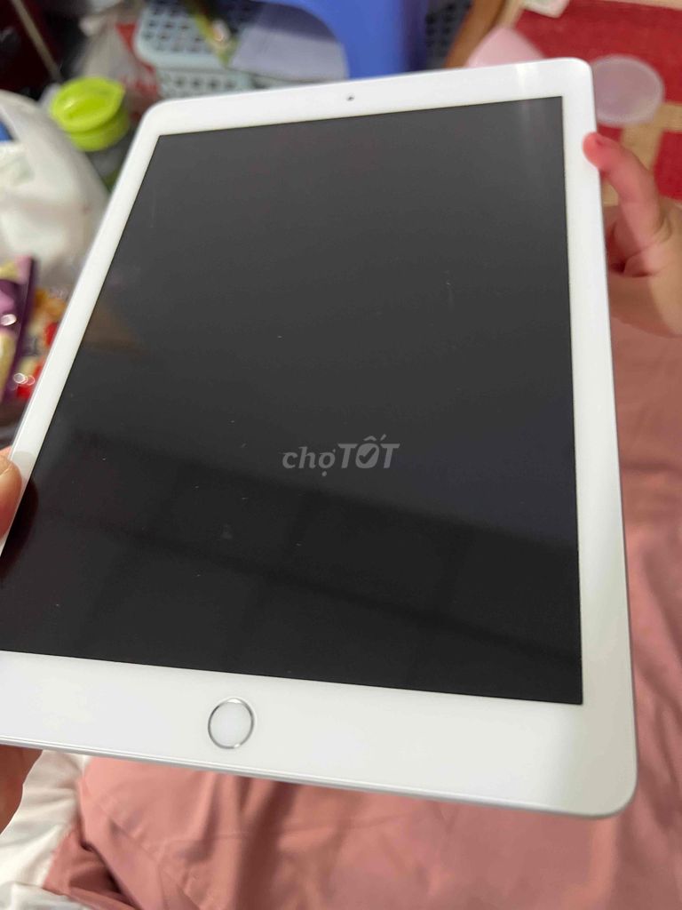 Apple iPad thế hệ 6 32GB Bạc | Đồ Nội Địa Nhật. Mua bán Máy tính bảng tại Huyện Mê Linh Hà Nội được đăng bởi Nhat Quang hình 1