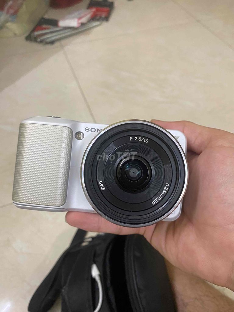 Máy ảnh Sony NEX-3 Bạc. Mua bán Máy ảnh, Máy quay tại Quận Thanh Xuân Hà Nội được đăng bởi Nguyễn Đức Hoàng Anh hình 1