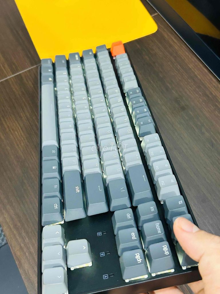 bàn phím keychron k8a3 while led, key nâu. Mua bán Phụ kiện (Màn hình, Chuột...) tại Thành phố Thủ Đức Tp Hồ Chí Minh được đăng bởi Tuấn hình 1