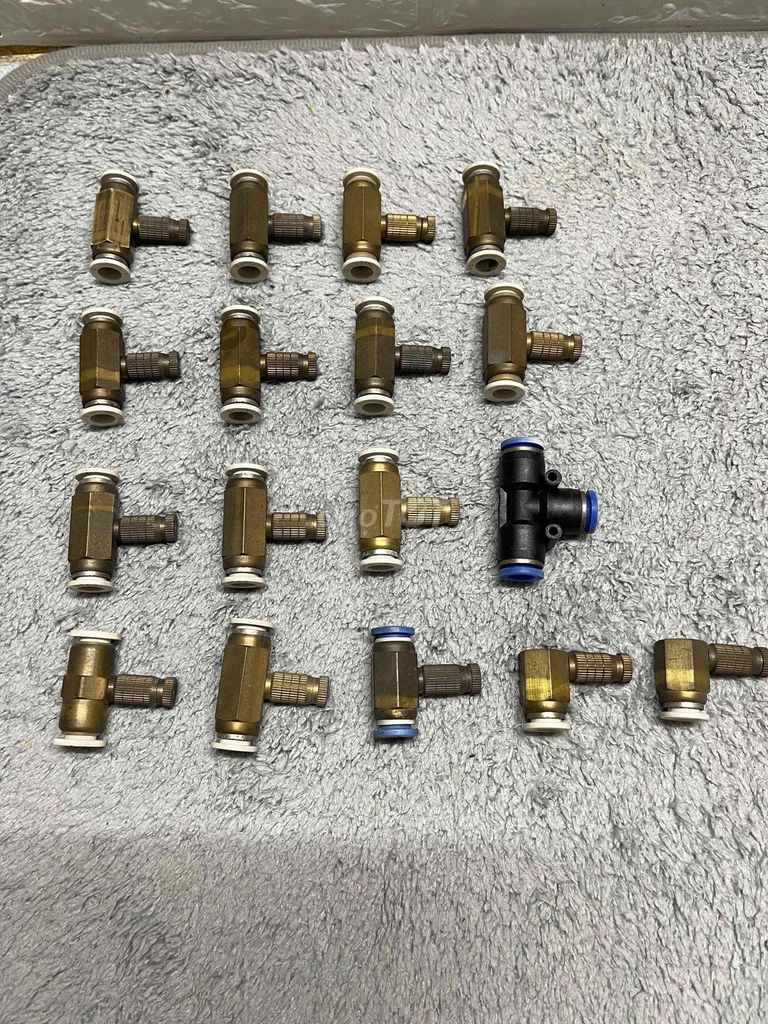 Bộ phun sương HK 8379. Mua bán Đồ chuyên dụng, Giống nuôi trồng tại Quận Hoàn Kiếm Hà Nội được đăng bởi nguyên ngoc long hình 1