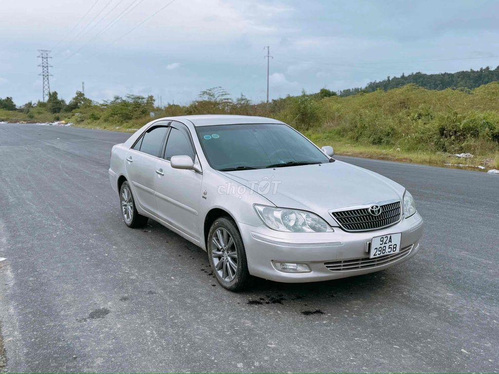 Toyota Camry 2002 số sàn