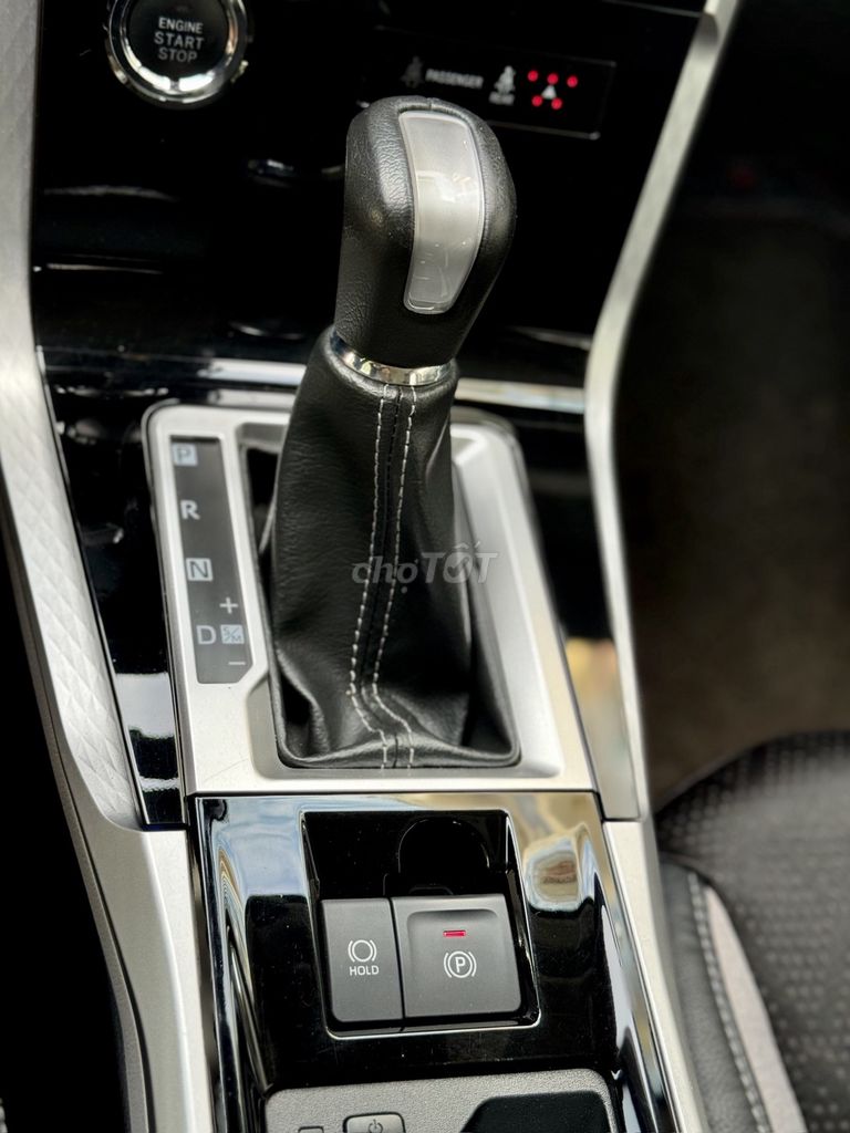 Cần bán Veloz TOP model 2023 màu đỏ nguyên zin. Mua bán Ô tô tại Quận 12 Tp Hồ Chí Minh được đăng bởi Phương 831 hình 11