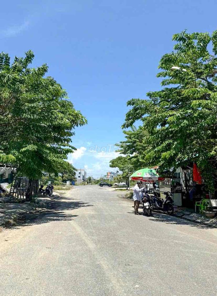 Gần 120m2 Điện âm Dầu Khí Hoà Quý ngang 6m Đông Nam thông Võ Chí Công. Mua bán đất tại Quận Ngũ Hành Sơn Đà Nẵng được đăng bởi Tam Nhu LAND BĐS Chính chủ Đà Nẵng hình 1
