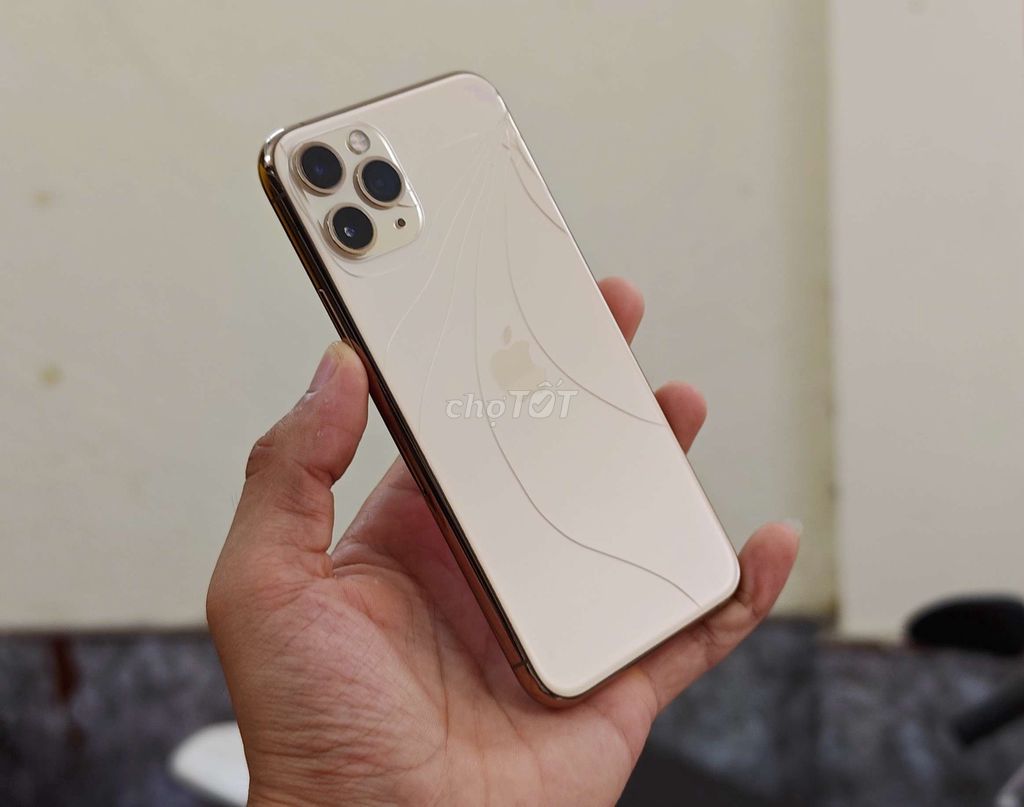 Apple iPhone 11 Pro 256GB Vàng Kính lưng bể. Mua bán Điện thoại tại Quận Thanh Khê Đà Nẵng được đăng bởi Kim Hoa hình 1