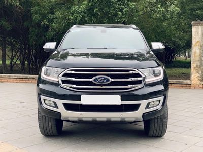 Ford Everest 2020 4x2 Titanium, màu đen