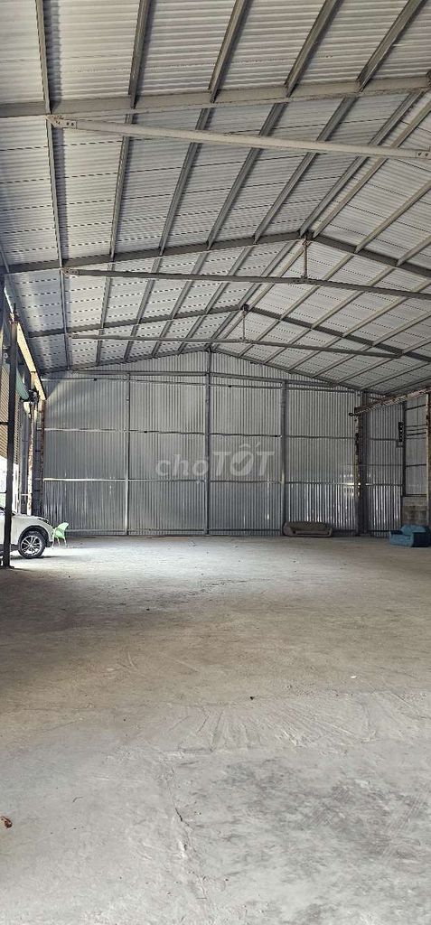 Cho thuê Kho xưởng 330m2 và 700m2 Trường Chinh, Ngay Cầu Tham Lương