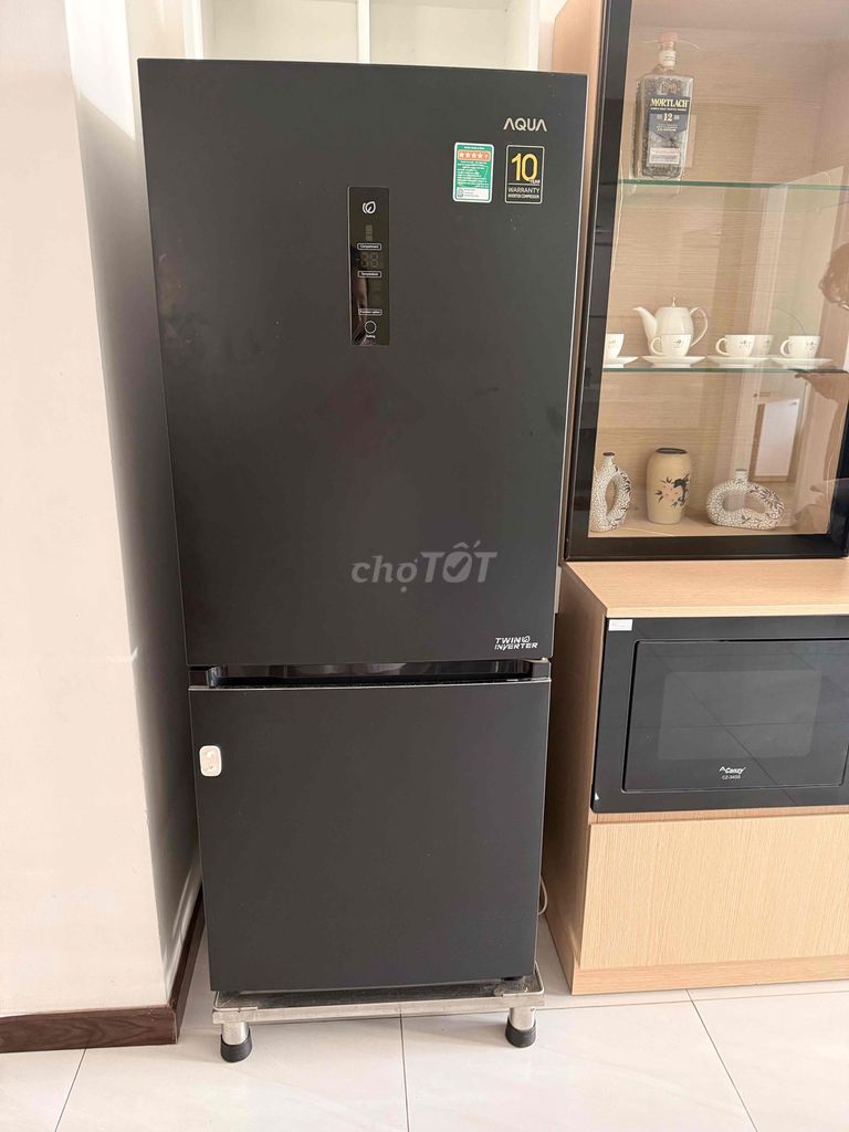 Tủ lạnh AQUA AQR-I298EB Đen. Mua bán Tủ lạnh tại Huyện Nhà Bè Tp Hồ Chí Minh được đăng bởi Võ Nguyên hình 1