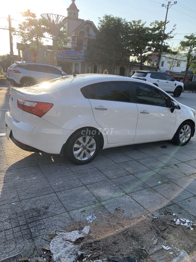 Kia Rio 2016 Trắng. Mua bán Ô tô tại Thị xã Hồng Lĩnh Hà Tĩnh được đăng bởi Nguyễn Long hình 5