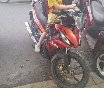 Bán chiếc Yamaha Lexam bstp zin. Mua bán Xe máy tại Quận Gò Vấp Tp Hồ Chí Minh được đăng bởi Sài Gòn Chiều mưa