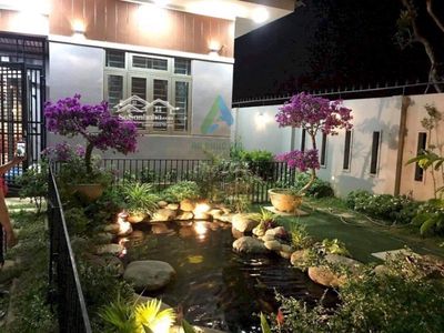 Аренда · 2 комн. · 300 м² · Quận Ngũ Hành Sơn, ул. Đường Đạm Phương