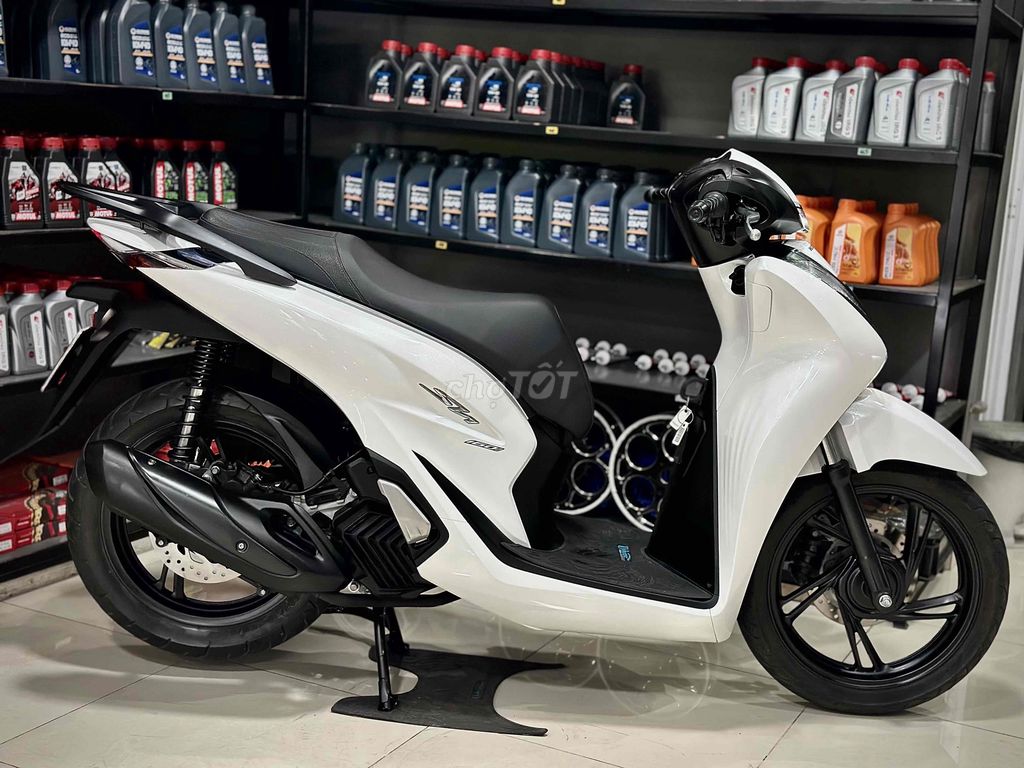 Sh125i 2024 Odo8k Lướt chính chủ ( Hỗ trợ GÓP ) 🔥🔥. Mua bán Xe máy tại Thị xã Phú Mỹ Bà Rịa - Vũng Tàu được đăng bởi Cửa Hàng Xe Máy Phú Mỹ hình 4