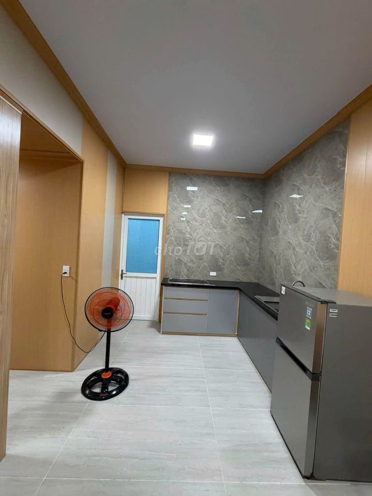Brand-new furnished 2-bedroom house with car yard — photo 2
