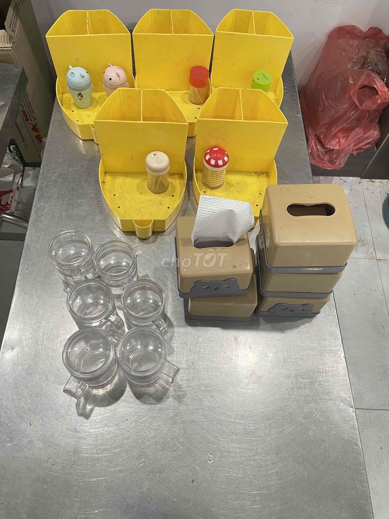 Hộp đựng đũa Nhựa Vàng. Mua bán Dụng cụ nhà bếp tại Quận Liên Chiểu Đà Nẵng được đăng bởi Thịnh Pro hình 1