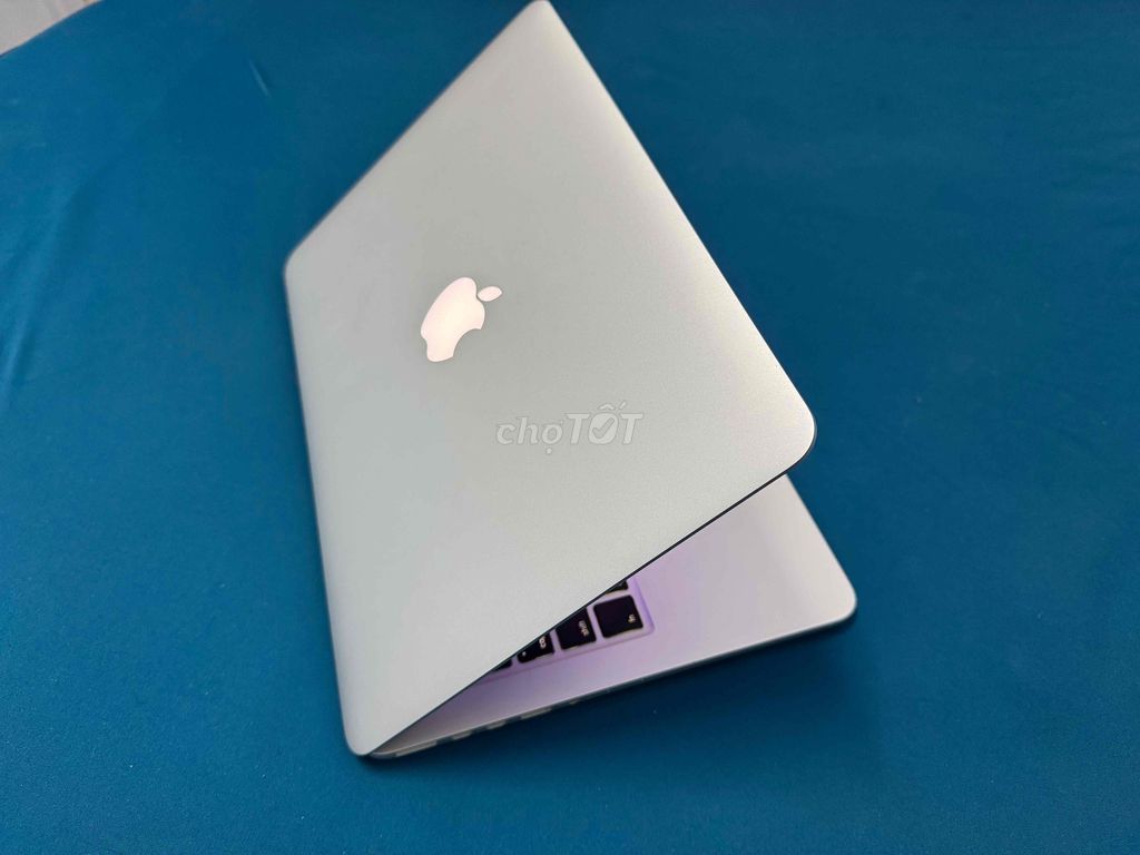 MacBook Pro 2015 i5 8GB/256GB zin đẹp. Mua bán Laptop tại Thành phố Sóc Trăng Sóc Trăng được đăng bởi Duy Phan hình 1
