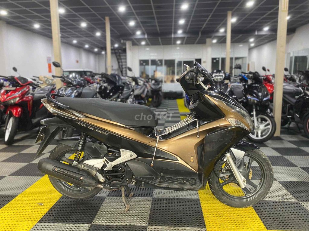 Ab đẹp, máy êm thì thẩm bao vọt. Mua bán Xe máy tại Quận 8 Tp Hồ Chí Minh được đăng bởi Quân  hình 5