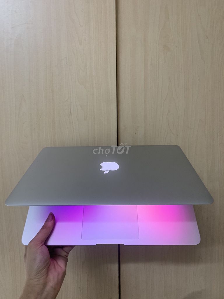 Apple MacBook Air 2017 i5 8GB/128GB Bạc. Mua bán Laptop tại Quận Thanh Xuân Hà Nội được đăng bởi Trần Trung Kiên hình 1