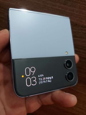 Samsung gập Zflip 4 VN, 8/256G, giá trải nghiệm