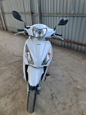 Honda Vision 2020 Bản đặc biệt Trắng. Mua bán Xe máy tại Quận 3 Tp Hồ Chí Minh được đăng bởi Anh Lê Phúc