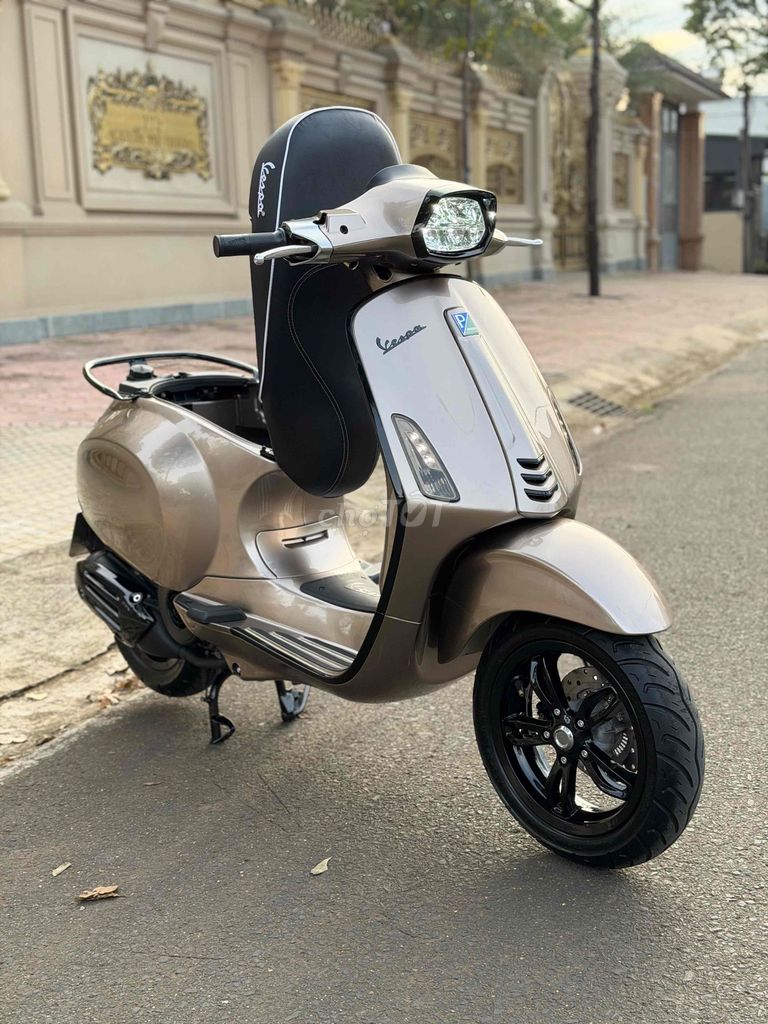 Cần bán VESPA_iget_UP_LED - Chính chủ phố ạ. Mua bán Xe máy tại Thành phố Buôn Ma Thuột Đắk Lắk được đăng bởi Hoàng Quang hình 2