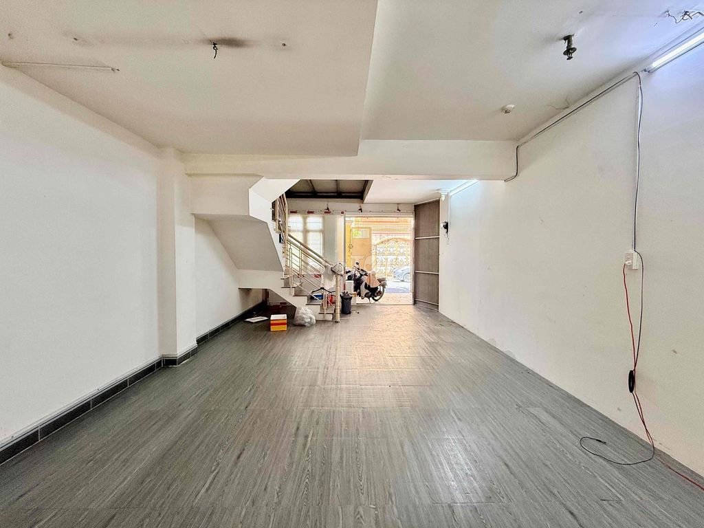 CHO THUÊ MẶT BẰNG - GẦN SÂN BAY - CV HOÀNG VĂN THỤ