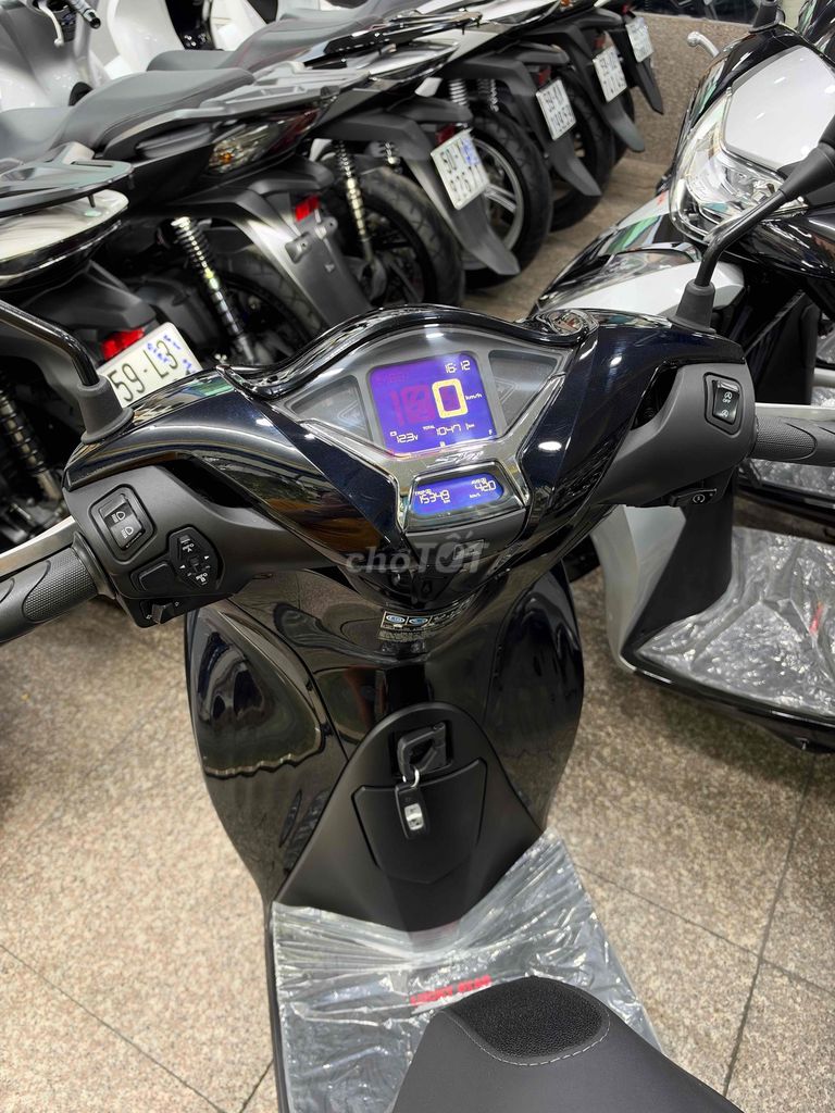 Основной держатель SH 125i 2024 Smartkey с черным мячом BSTP