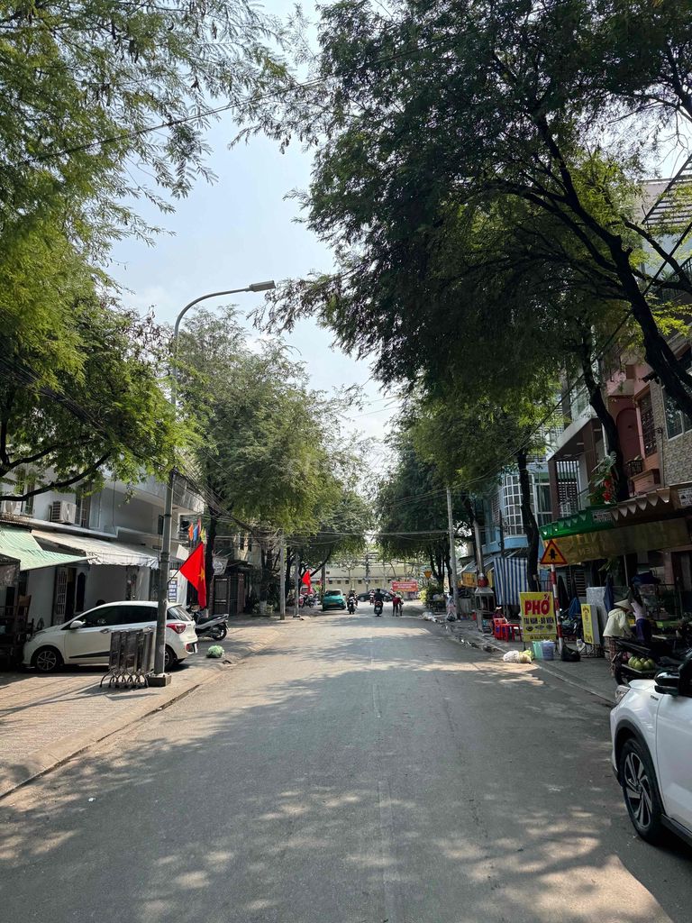 CẦN BÁN GẤP NHÀ 1 TRỆT 1 LẦU PHƯỜNG QUANG VINH CŨ