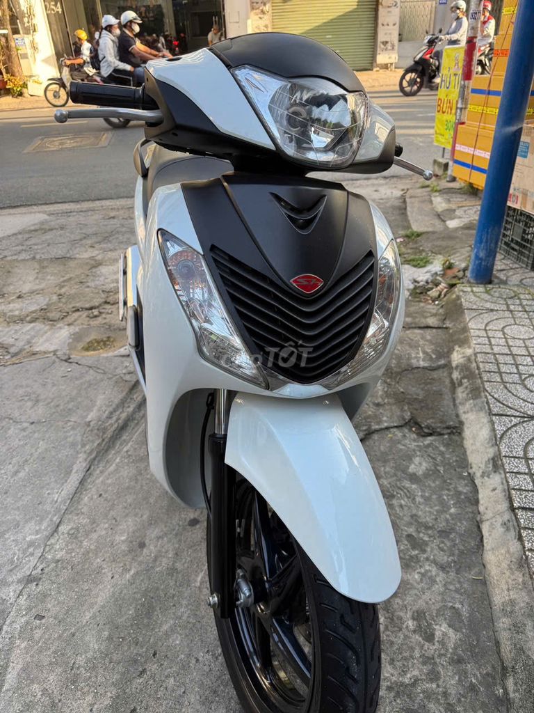 Honda SH 2010 150cc Trắng. Mua bán Xe máy tại Quận Tân Phú Tp Hồ Chí Minh được đăng bởi trọng đức  hình 1