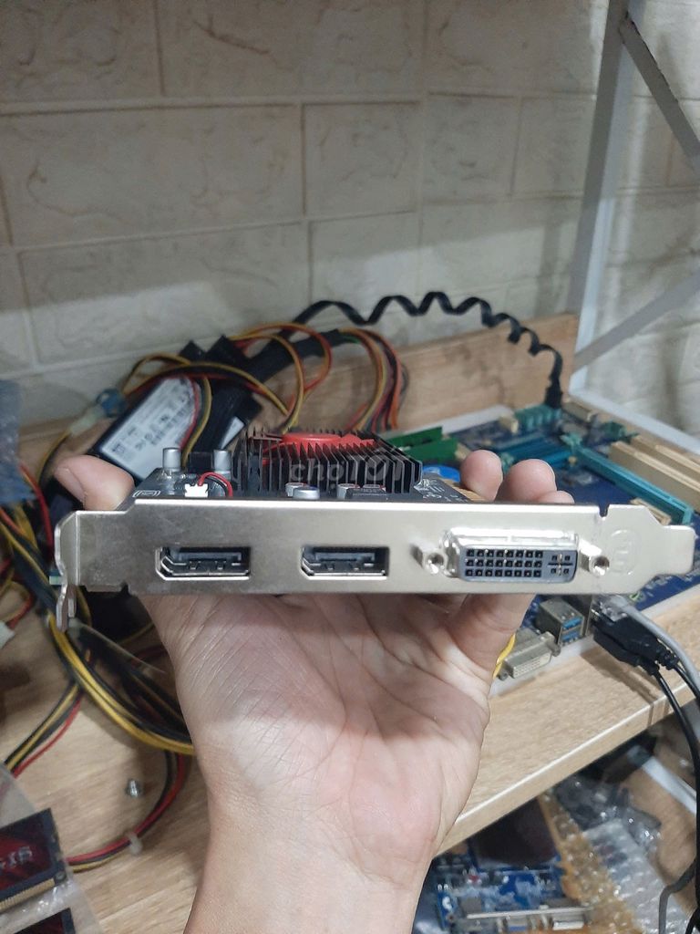 Card màn hình AMD HP OEM Radeon R9 350 2GB GDDR5. Mua bán Linh kiện (RAM, Card...) tại Quận Gò Vấp Tp Hồ Chí Minh được đăng bởi Thuận Phát PC hình 1