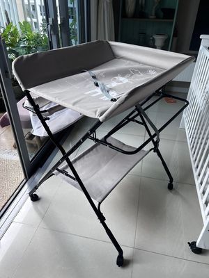 Bàn thay tã gấp gọn. Mua bán Mẹ và bé tại Thành phố Vũng Tàu Bà Rịa - Vũng Tàu được đăng bởi trần danh