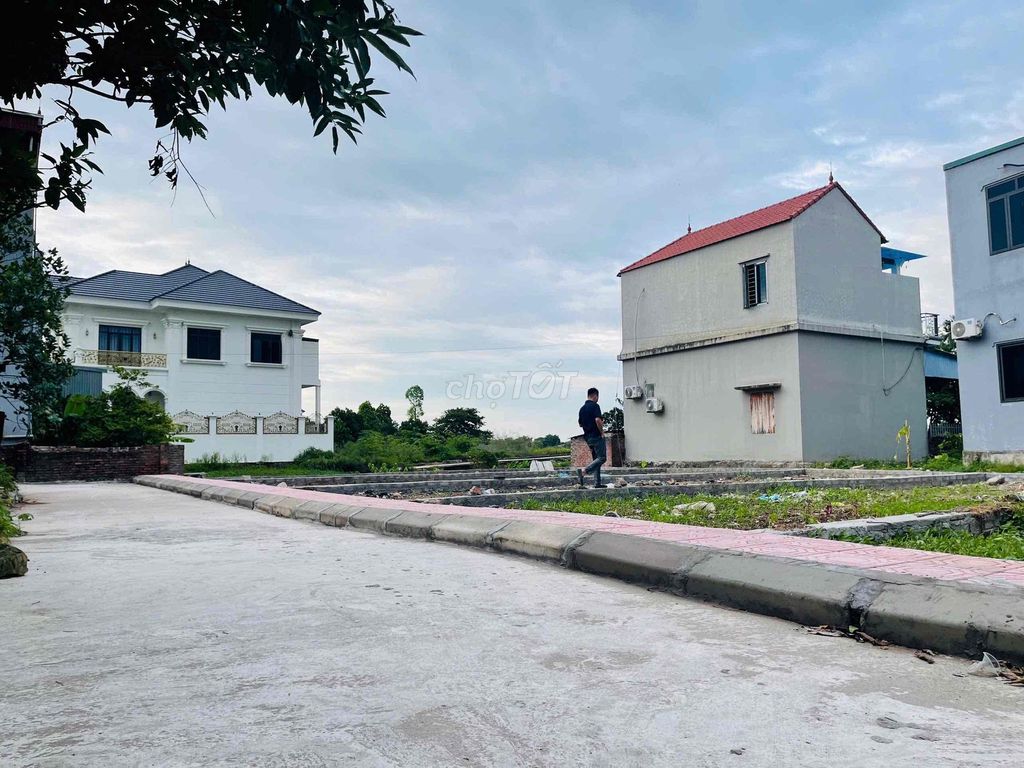 Cần bán lô đất nền Mỹ Đức, đất vỉa hè phân Lô, ô tô tránh giá chỉ 289