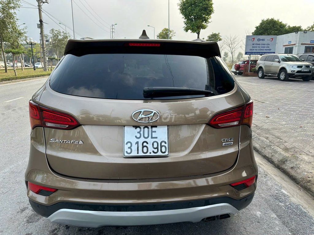 Hyundai SantaFe 2016 2.2 L 4WD FU Коричневый