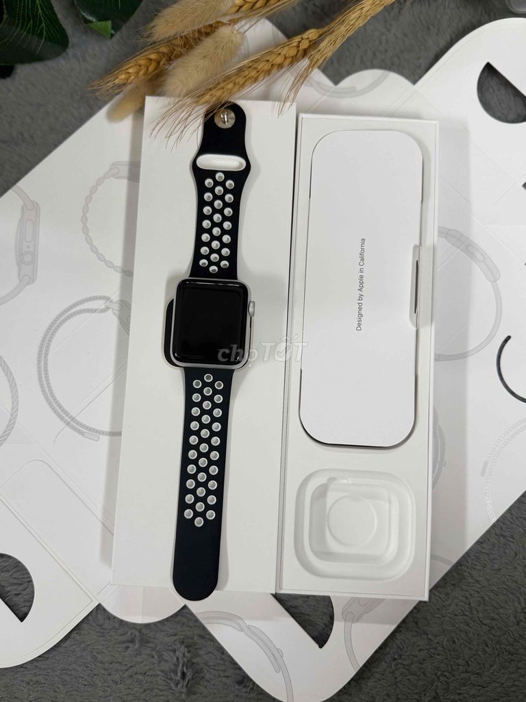 Apple Watch Series 3 42mm trắng. New chưa kích. Mua bán Thiết bị đeo thông minh tại Quận 10 Tp Hồ Chí Minh được đăng bởi  Hoa Nhung hình 1