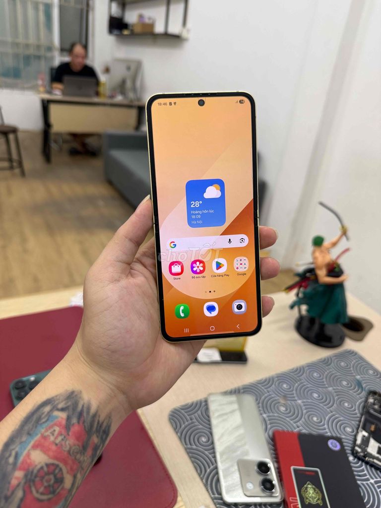 Samsung Zflip 6 Ssvn Ram 12/256G Like New BH9-2026. Mua bán Điện thoại tại Quận Đống Đa Hà Nội được đăng bởi Hà Nội Mobile Bao Duyệt Nợ Xấu hình 1