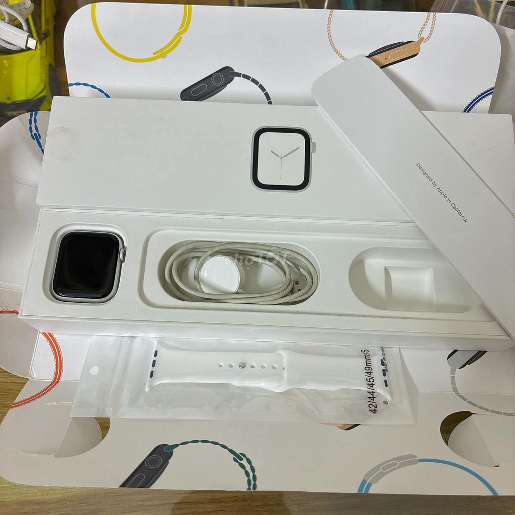 Apple Watch Series 4 Nhôm Trắng 44MM ESIM Fullbox