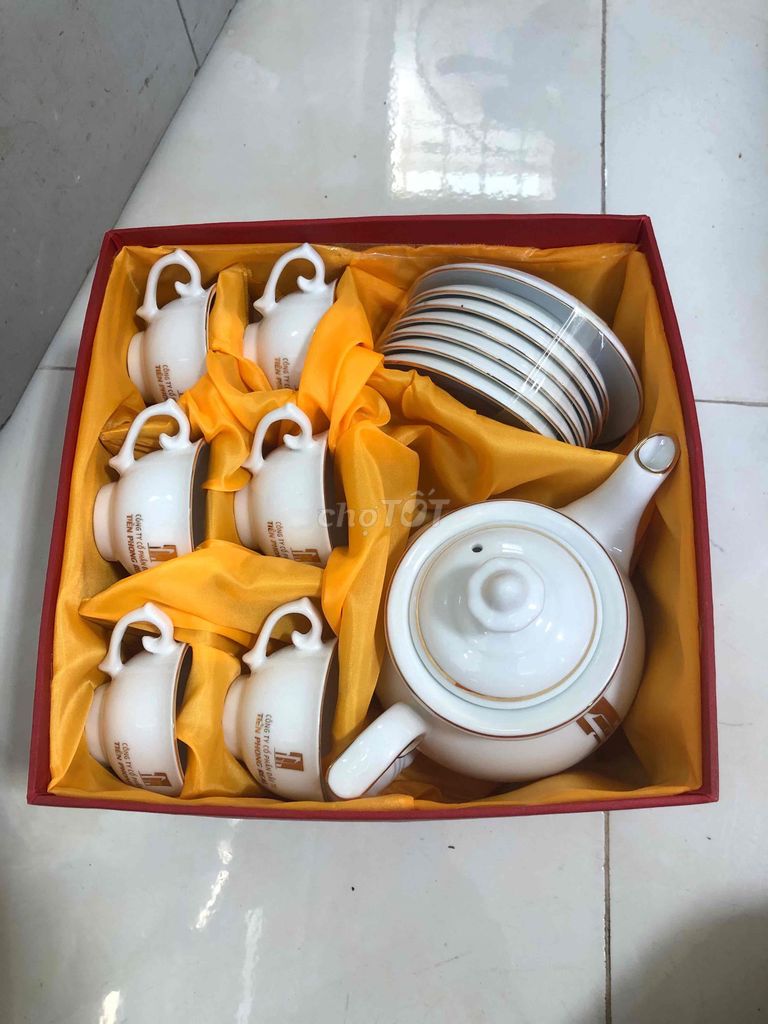 PASS LẠI BỘ ẤM TRÀ MỚI ..  100%. Mua bán Nội thất, đồ gia dụng khác tại Quận Bình Tân Tp Hồ Chí Minh được đăng bởi quốc hải hình 1