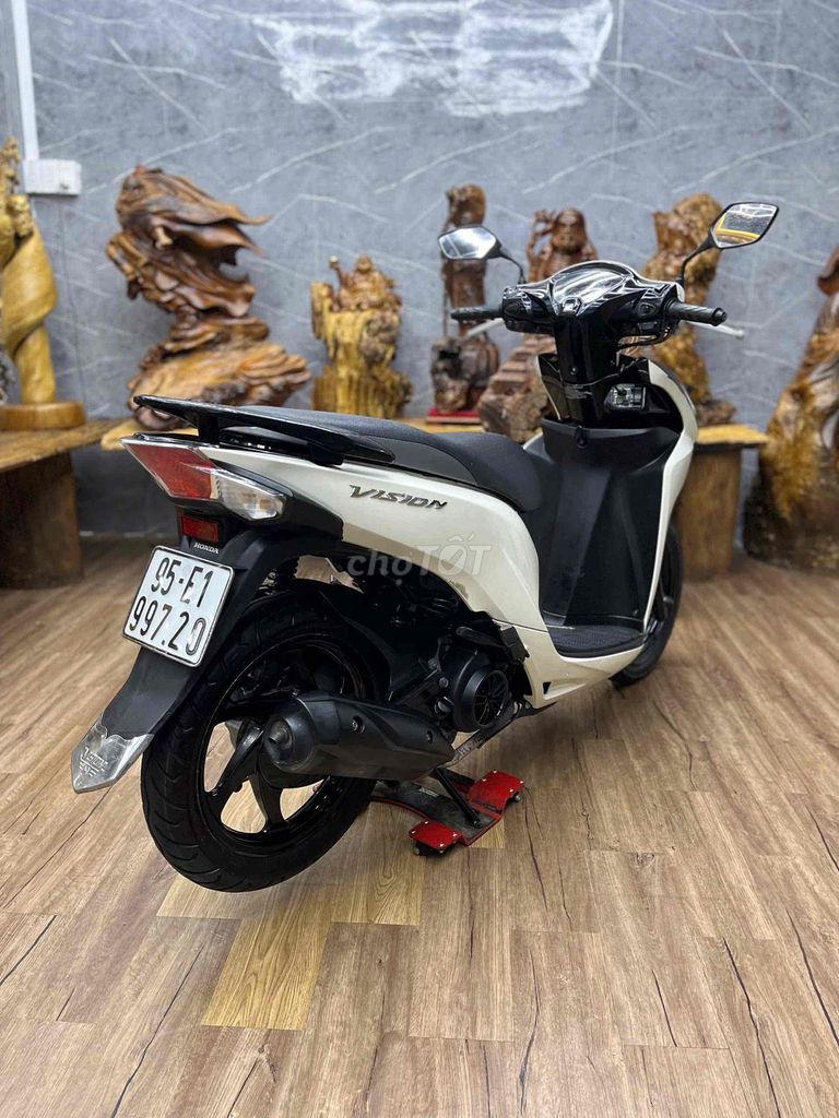 Honda Vision в отличном состоянии, тихий двигатель