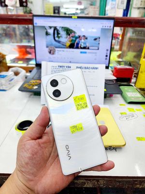 Điện thoại Vivo V30e 5G Trắng 256GB. Mua bán Điện thoại tại Thành phố Long Xuyên An Giang được đăng bởi Facebook Cầm Đồ Thúy Vân